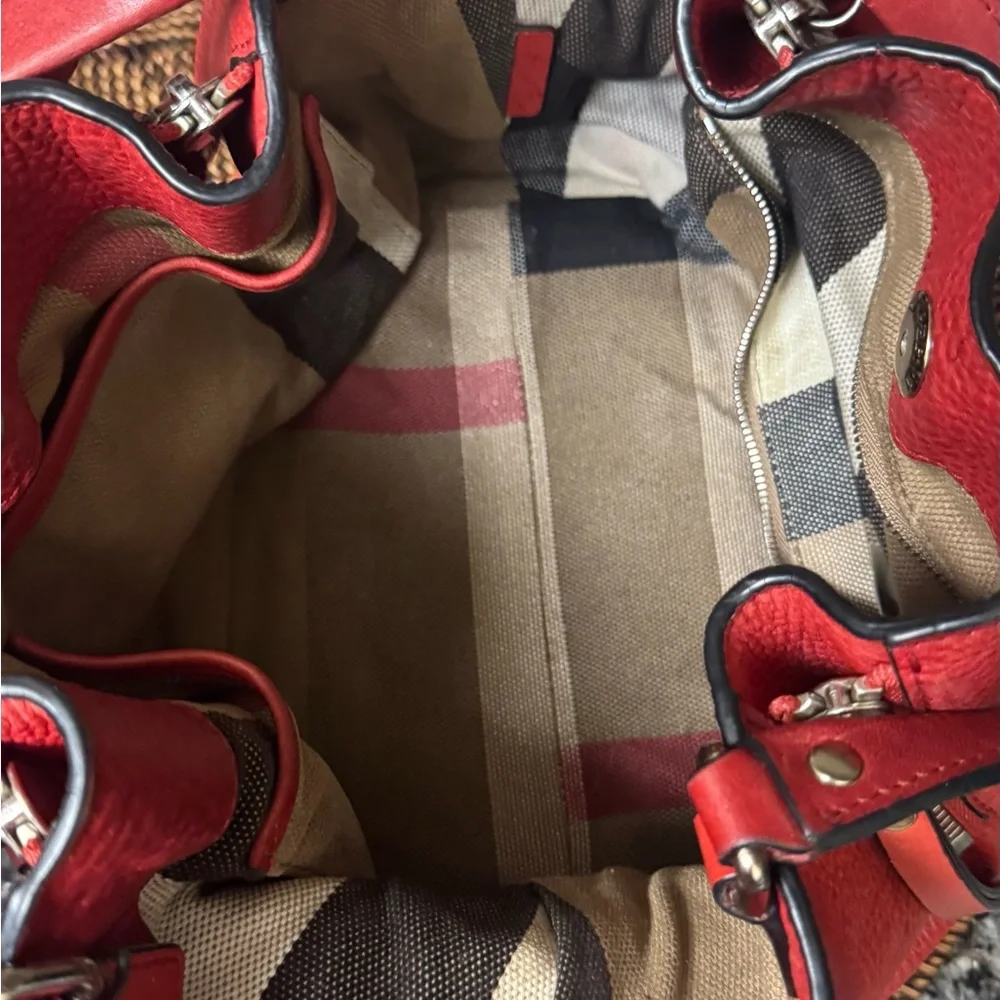 Beautiful BURBERRY bucket bag Red Leather Women's Bag - Picture 6 of 16
